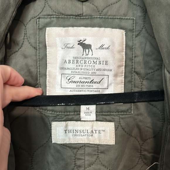 Abercrombie and Fitch Thinsulate Insulation Green Jacket - Preloved - Picture 14 of 16